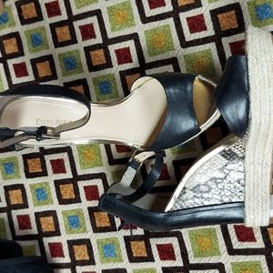 Enzo snakeskin wedge